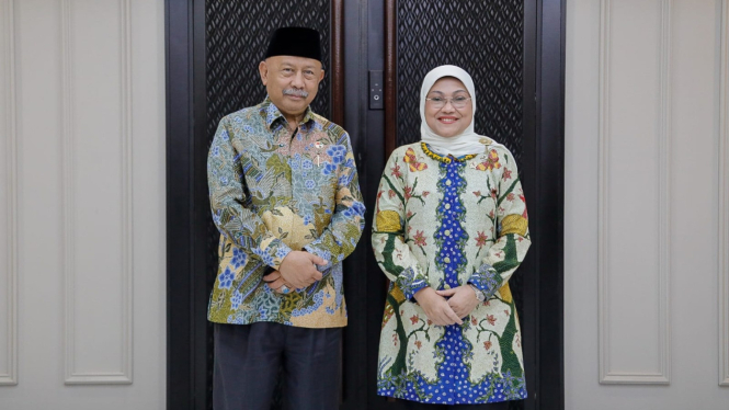 Menaker Ida bersama Dubes RI untuk Persatuan Emirat Arab Husin Bagis