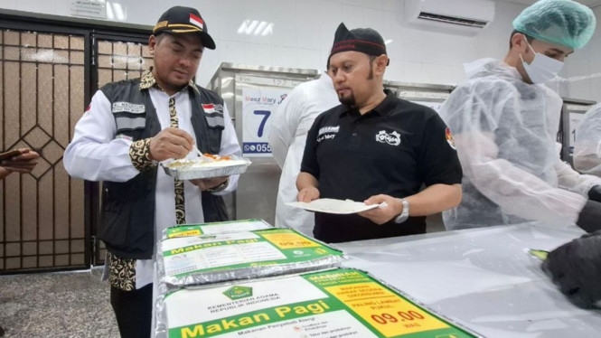 Peninjauan proses produksi menu makanan jamaah haji Indonesia