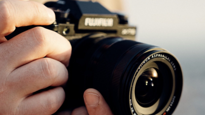 Kamera digital mirrorless Fujifilm.