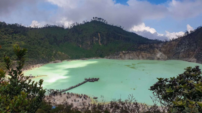 Wisata Kawah Putih Ciwidey Bandung