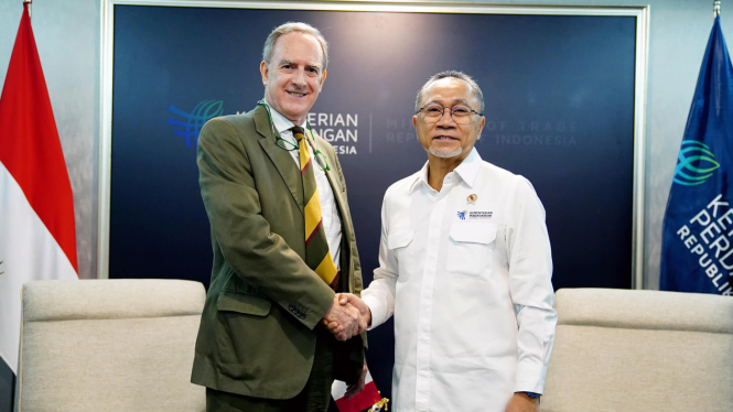 Menteri Perdagangan RI, Zulkifli Hasan dan Duta Besar Italia untuk Indonesia, Timor Leste, dan ASEAN Benedetto Latteri