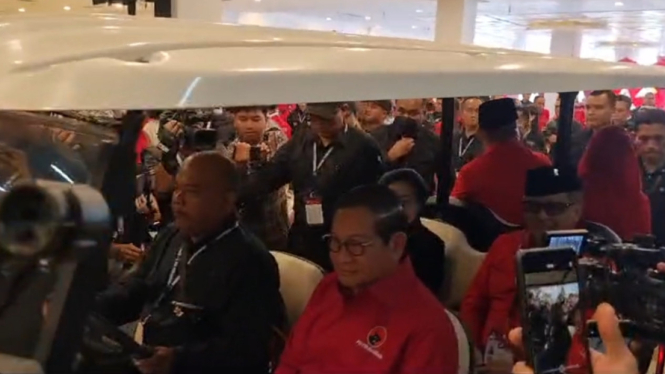 Sekretaris Kabinet Indonesia Maju, Pramono Anung Dampingi Megawati di Acara Rakernas V PDIP