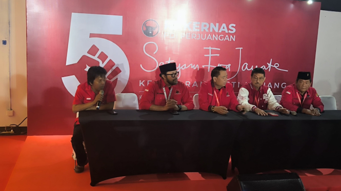 Adian Napitupulu di Rakernas V PDIP