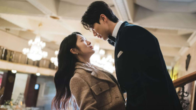 Kim Hye Yoon dan Byeon Woo Seok di drama Lovely Runner