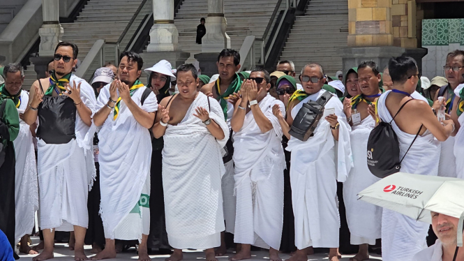 Jamaah haji berihram