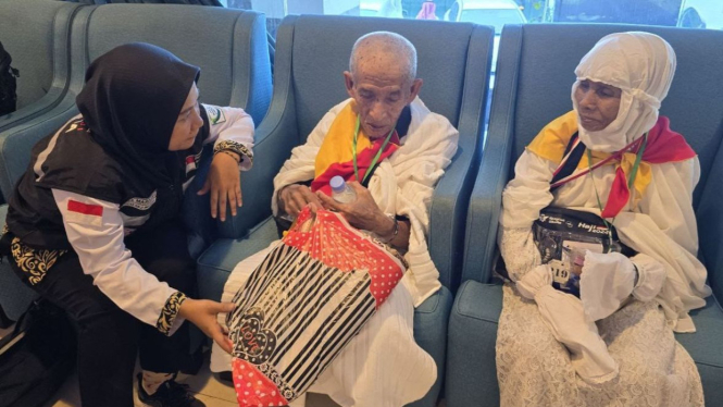 Kisah Abah Salim asal Pandeglang, berhaji di usia seabad dengan istrinya Aminah.