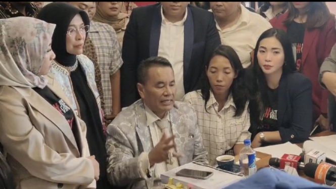 Hotman Paris mendampingi keluarga Vina