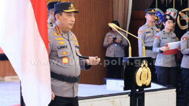 Kapolri Naikkan Pangkat 17 Pati dan Pamen Polri