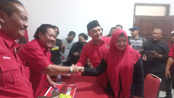 Pasangan suami istri kader PDIP ini sama-sama mendaftar calon Bupati Tegal