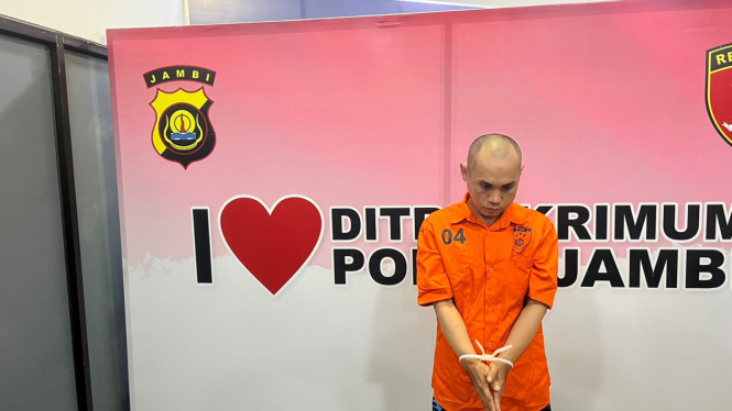 Foto Pelaku Sodomi Enam Pelajar Dibawah Umur Ditangkap Ditreskrimum Polda Jambi 