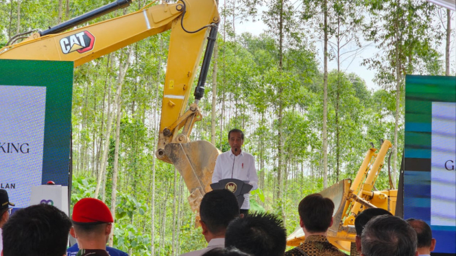Jokowi saat groundbreaking Arena Botanica di IKN