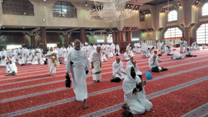 Suasana di dalam Masjid Aisyah, Mekah