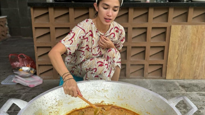 Ussy Sulistiawaty