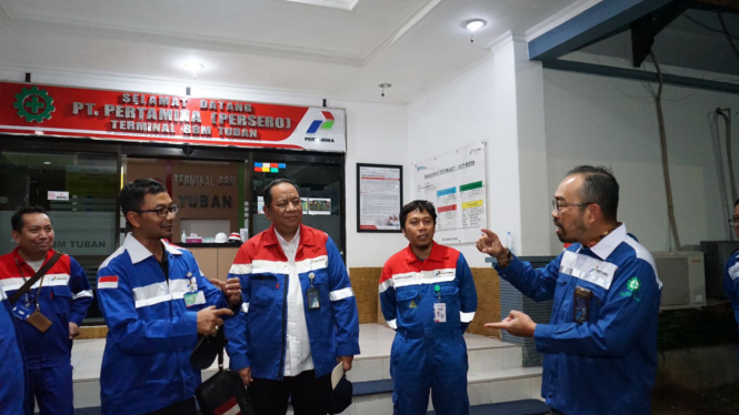 Dirut Pertamina Patra Niaga Riva Siahaan mengecek Terminal BBM Tuban