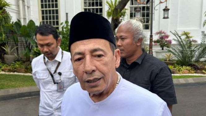 Anggota Dewan Pertimbangan Presiden Luthfi Ali Yahya memberikan keterangan kepada wartawan di Istana Kepresidenan, Jakarta, Rabu, 12 Juni 2024.