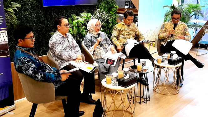 [dok. Jajaran Asisten dan Plh Deputi Kemenko Perekonomian, dalam diskusi di kantornya, kawasan Lapangan Banteng, Jakarta Pusat, Rabu, 12 Juni 2024]