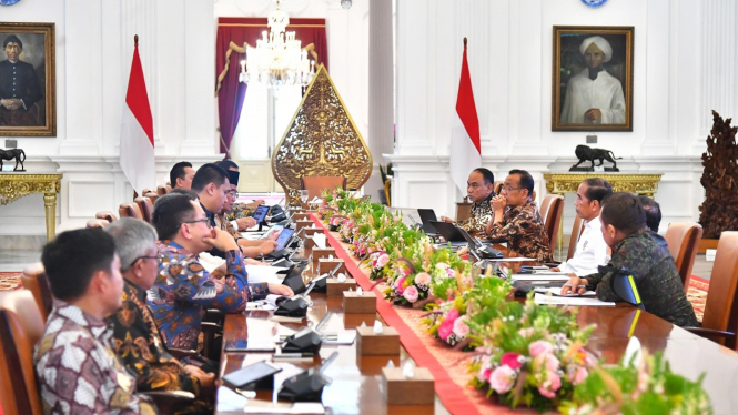 Pj Gubernur Sumut, Hassanudin mengikuti rapat dengan Presiden Joko Widodo, bahas persiapan PON XXI Aceh-Sumut di Istana Negara.(dok Pemprov Sumut)