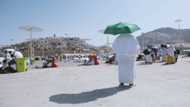 Jemaah haji saat berada di Jabal Rahmad, Arafah, Makkah, Arab Saudi