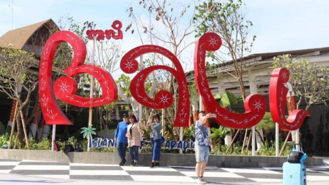 Icon Bali di terminal kedatangan domestik Bandara I Gusti Ngurah Rai Bali