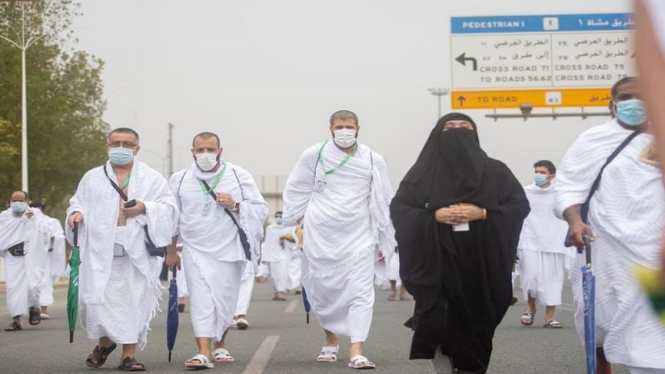 Jemaah haji tiba di Arafah dari Mina