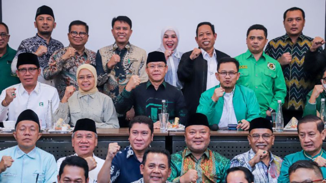 Plt Ketua Umum PPP Mardiono (tengah) dan elite PPP.