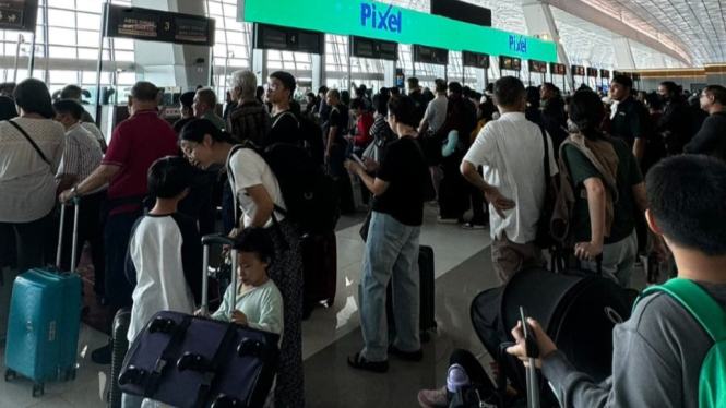 Situasi antrean di terminal 3 sumber @jesswjk