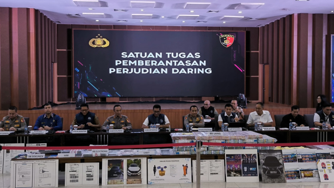 Konferensi Pers Satgas Perjudian Daring di Bareskrim Polri