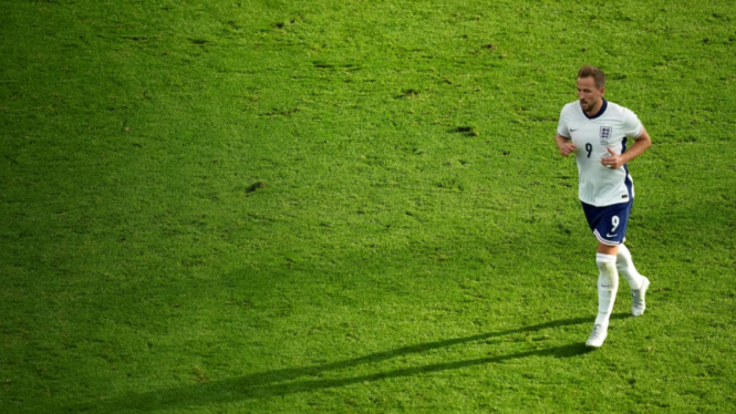 Kondisi lapangan yang buruk saat Inggris lawan Denmark di EURO 2024