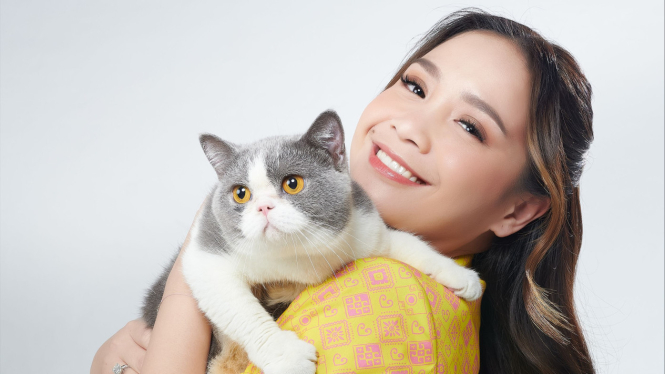 Nagita Slavina dan Kucing Peliharaannya