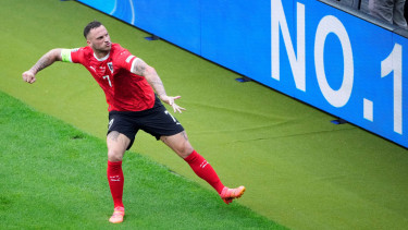 Pemain Timnas Austria, Marko Arnautovic rayakan gol