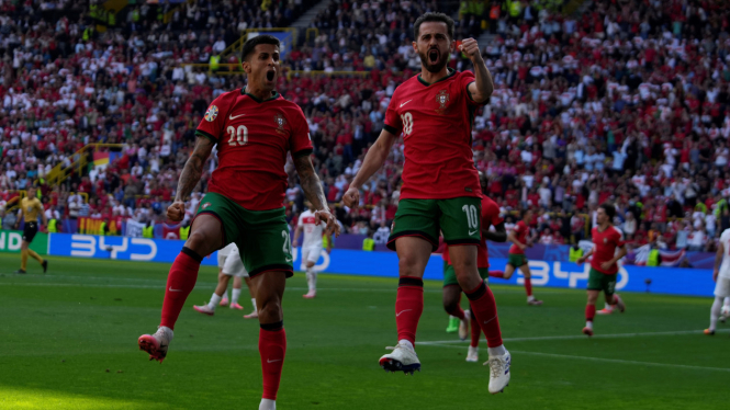 Pemain Timnas Portugal, Bernardo Silva rayakan gol