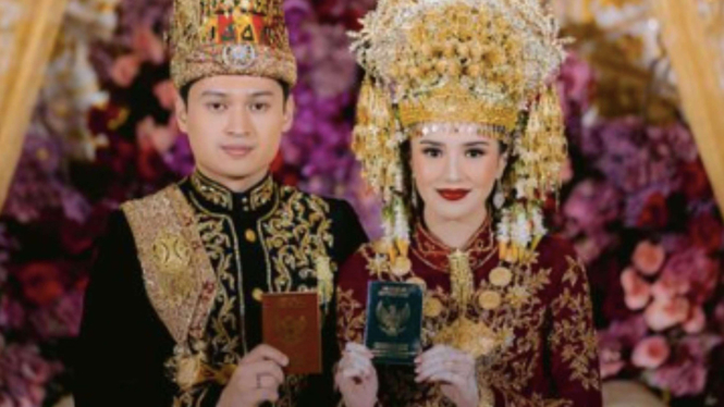 Beby Tsabina dan Rizki Natakusumah resmi menikah