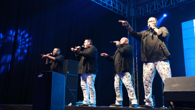 All-4-One.