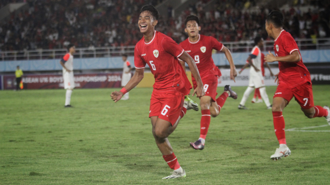 Pemain Timnas U-16 melakukan selebrasi usai menciptakan gol ke gawang Filipina 