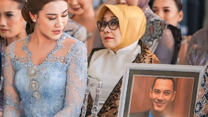 Aaliyah Massaid dan Foto Adjie Massaid