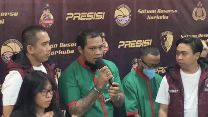 Penyanyi Virgoun menyampaikan permohonan maaf kepada seluruh masyarakat Indonesia, keluarga, hingga anak-anaknya.