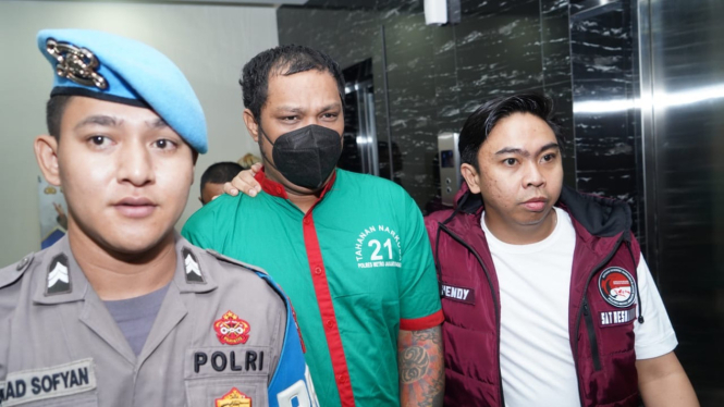 Polres Metro Jakarta Barat menetapkan musisi Virgoun dan wanita berinisial PA dan seorang kru band berinisial BH sebagai tersangka narkoba, Selasa 25 Juni 2024. 