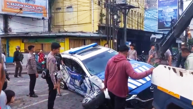 Mobil patwal mengalami kecelakaan di Kota Medan