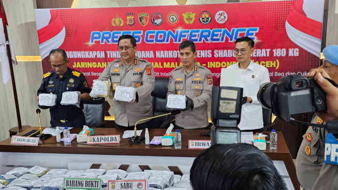Petugas gabungan gagalkan penyelundupan 180 Kg Sabu dari Malaysia ke Aceh. 