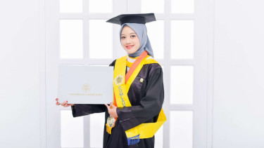 Ulfatun Nikmah, Lulusan SMK Raih Gelar Magister FEB UGM