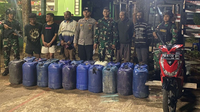 TNI Berhasil Gagalkan Penyelundupan 700 Liter Pertalite dan Motor Bodong