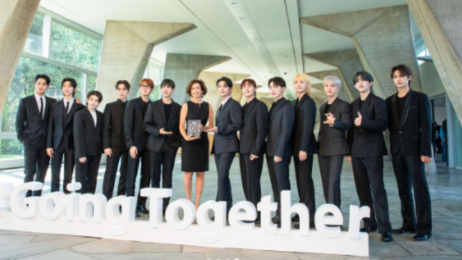 Seventeen Dinobatkan Sebagai Duta Persahabatan Pemuda Pertama UNESCO