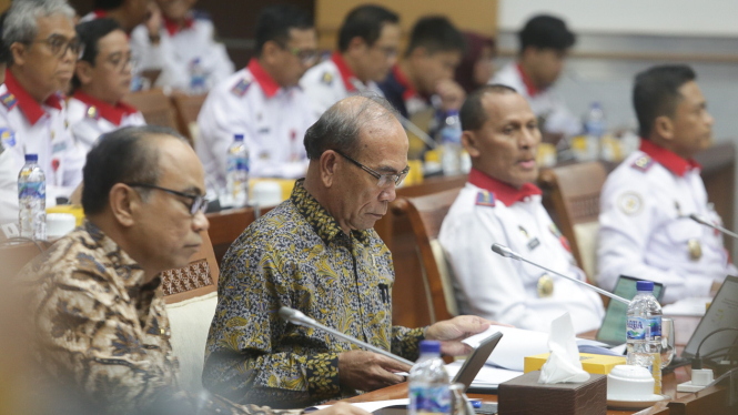 Kepala BSSN Hinsa Siburian Raker dengan DPR Terkait Pembobolan Data dan Judi Onl