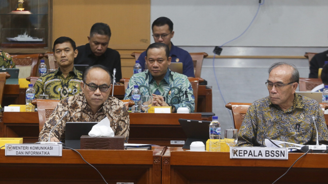 Menkominfo dan BSSN Raker di DPR Terkait Pembobolan Data dan Judi Online