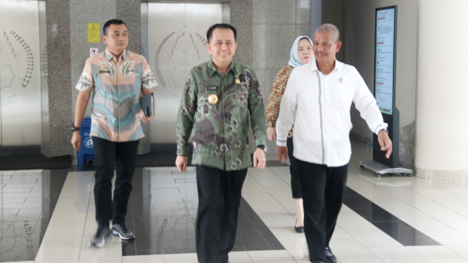 Pj Gubernur Sumut, Agus Fatoni saat bertemu dengan Ketua DPRD Sumut, Sutarto.(dok Pemprov Sumut)