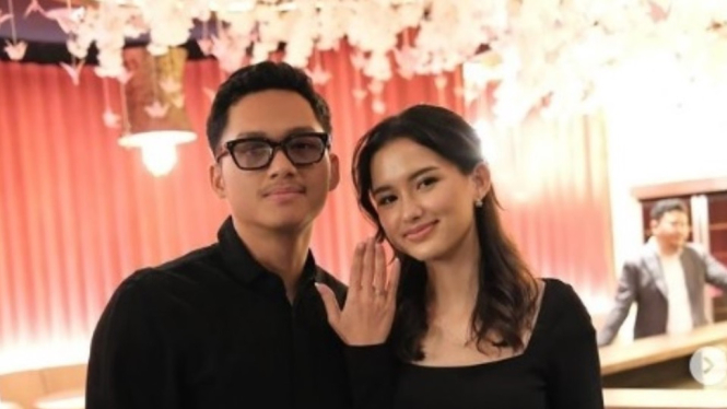 Azriel Hermansyah dan Sarah Manzel