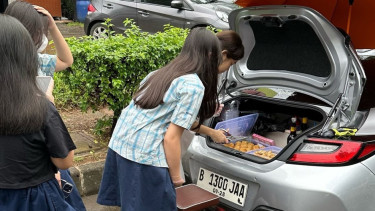 Jualan makanan pakai Subaru BRZ