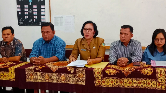 Kepsek SMA Negeri 8 Medan, Rosmaida Asianna Purba.(B.S.Putra/VIVA)