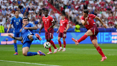Pemain Timnas Swiss, Remo Freuler jebol gawang Italia
