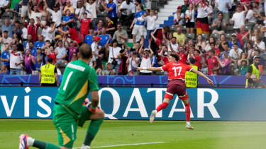 Pemain Timnas Swiss, Ruben Vargas jebol gawang Italia